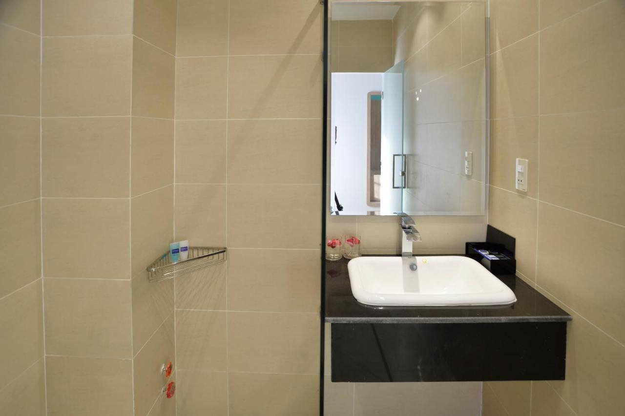 Pandora Saigon Hotel Ho Chi Minh City Bagian luar foto